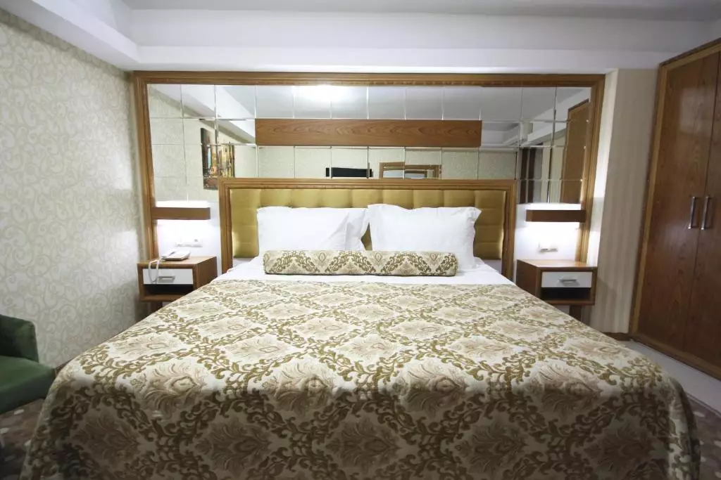 Grand Corner Boutique Hotel